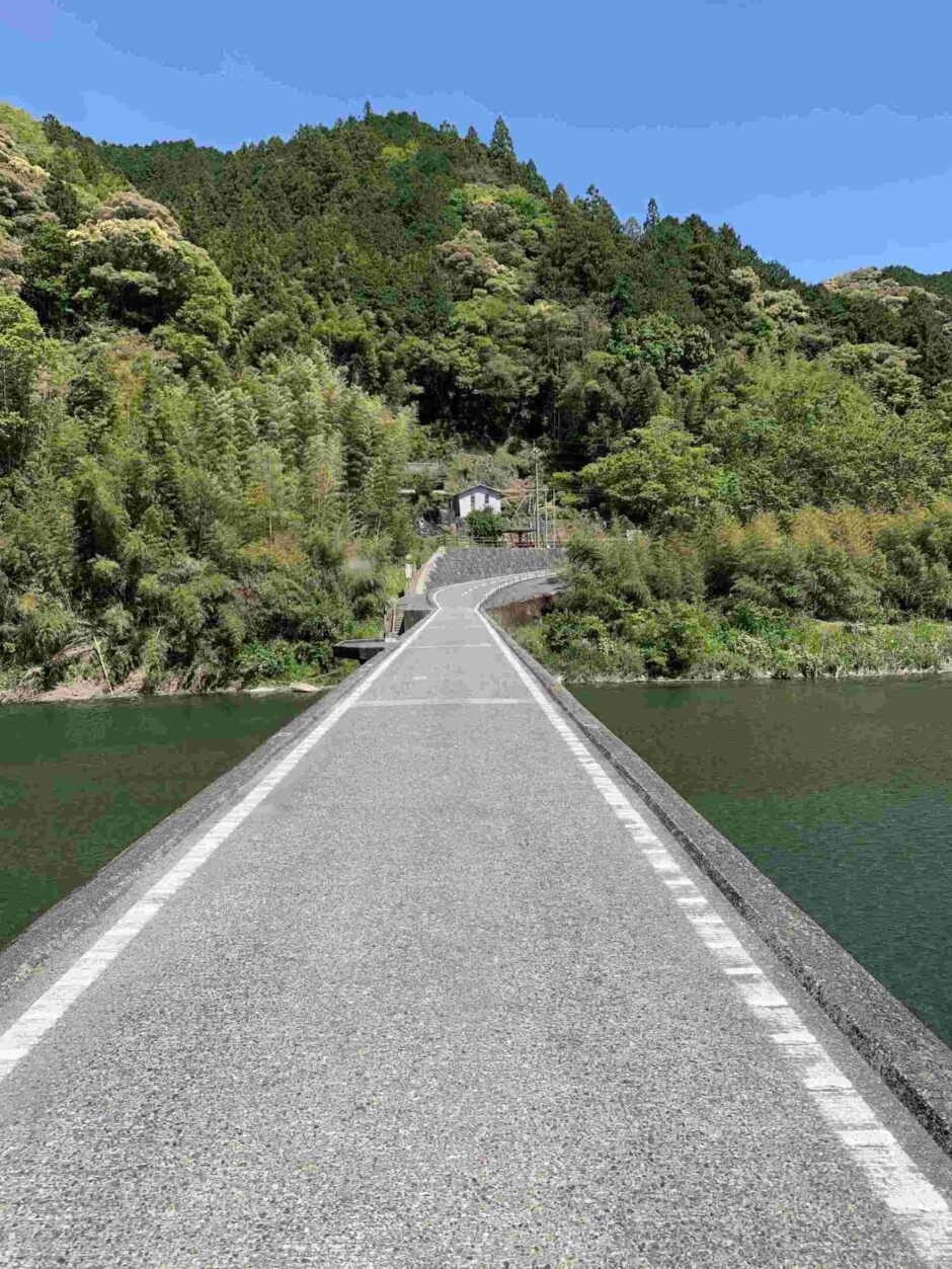 名越屋沈下橋 の風景